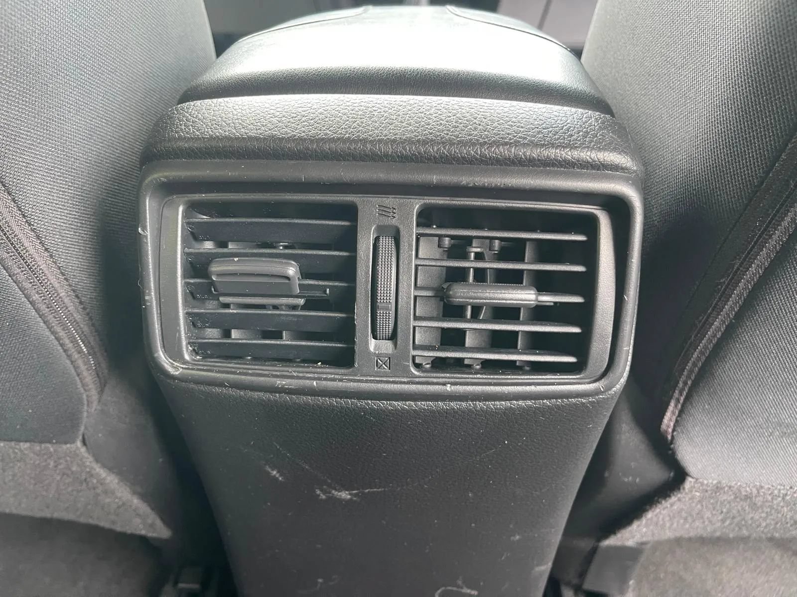 Used 2017 Nissan Rogue S AWD/4WD image 23