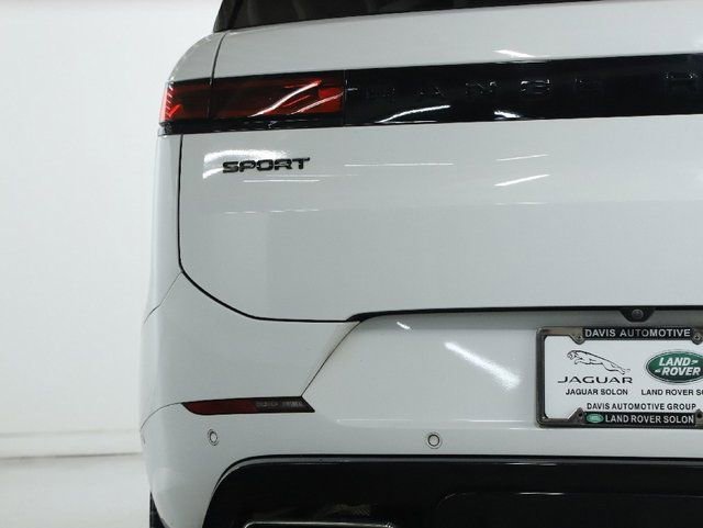 Used 2023 Land Rover Range Rover Sport SE Dynamic image 42
