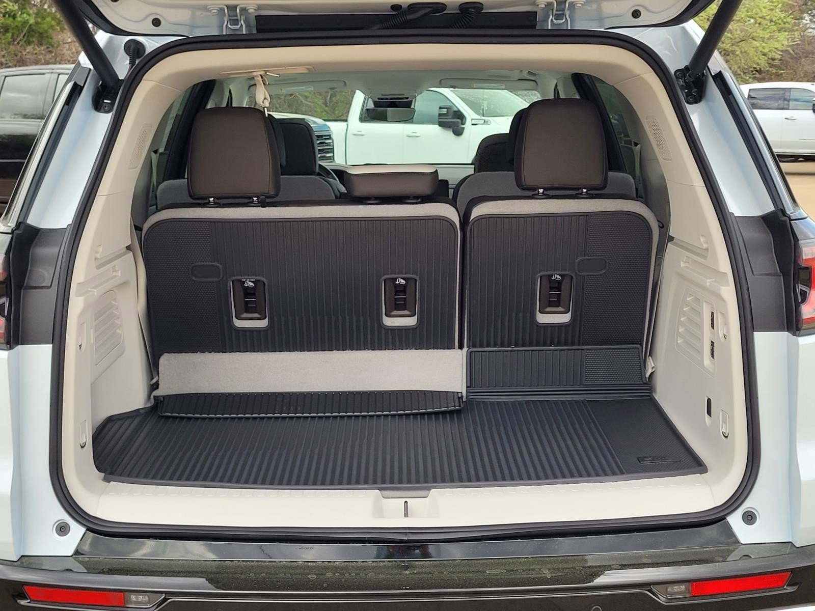 New 2026 GMC Acadia Denali w/ Super Cruise Package FWD image 6