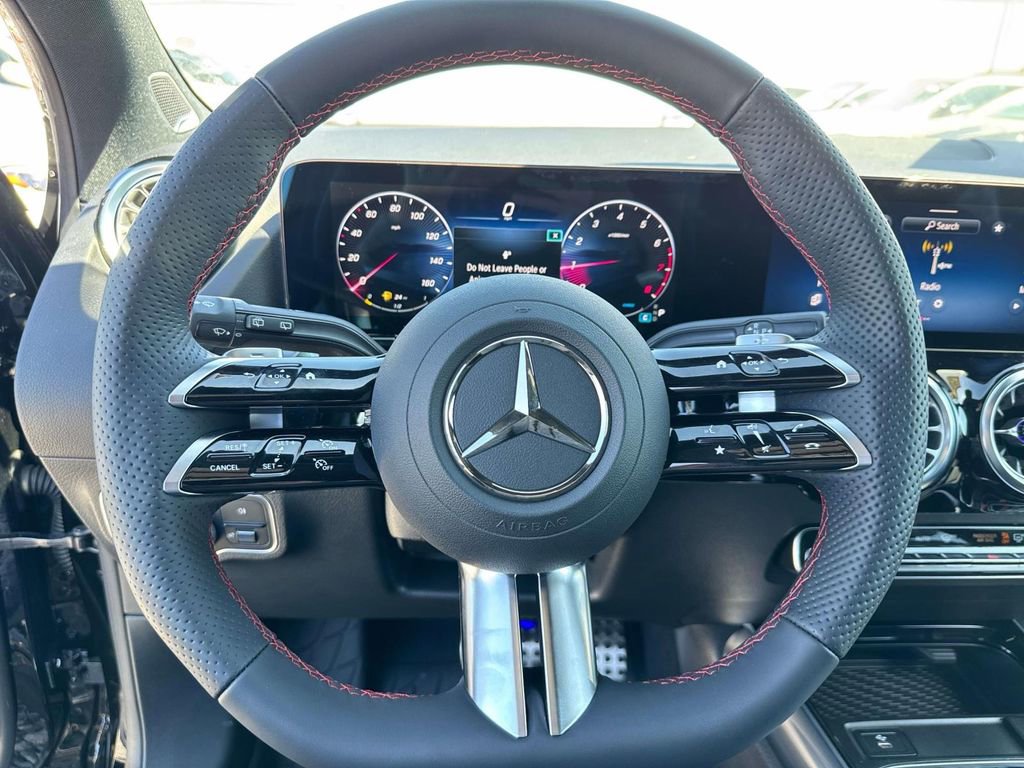 Used 2025 Mercedes-Benz GLA 250 image 10