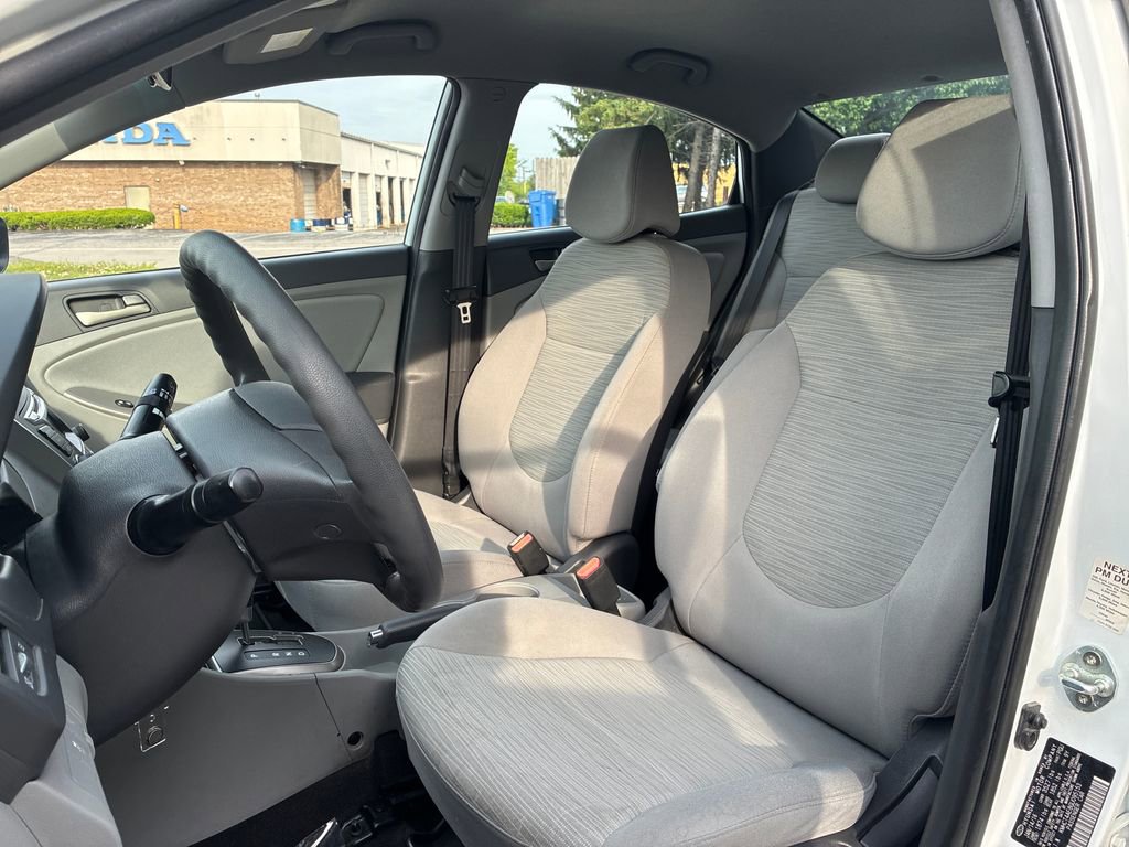 Used 2016 Hyundai Accent SE FWD image 11