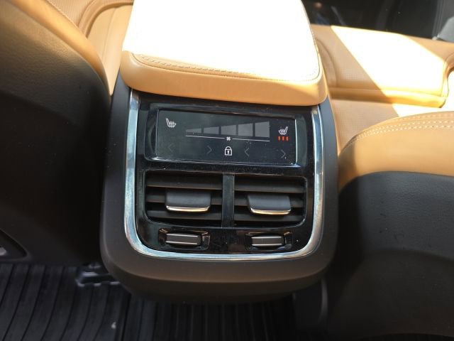 Used 2021 Volvo XC90 T6 Inscription w/ Advanced Package image 23