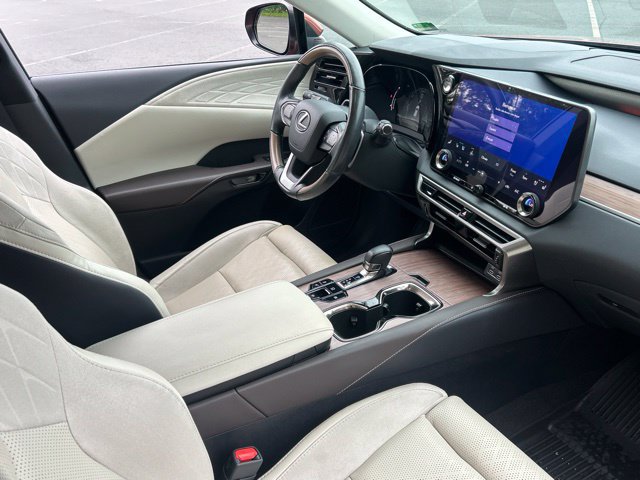 Used 2023 Lexus RX 350 w/ Accessory Package (Z1) AWD/4WD image 30