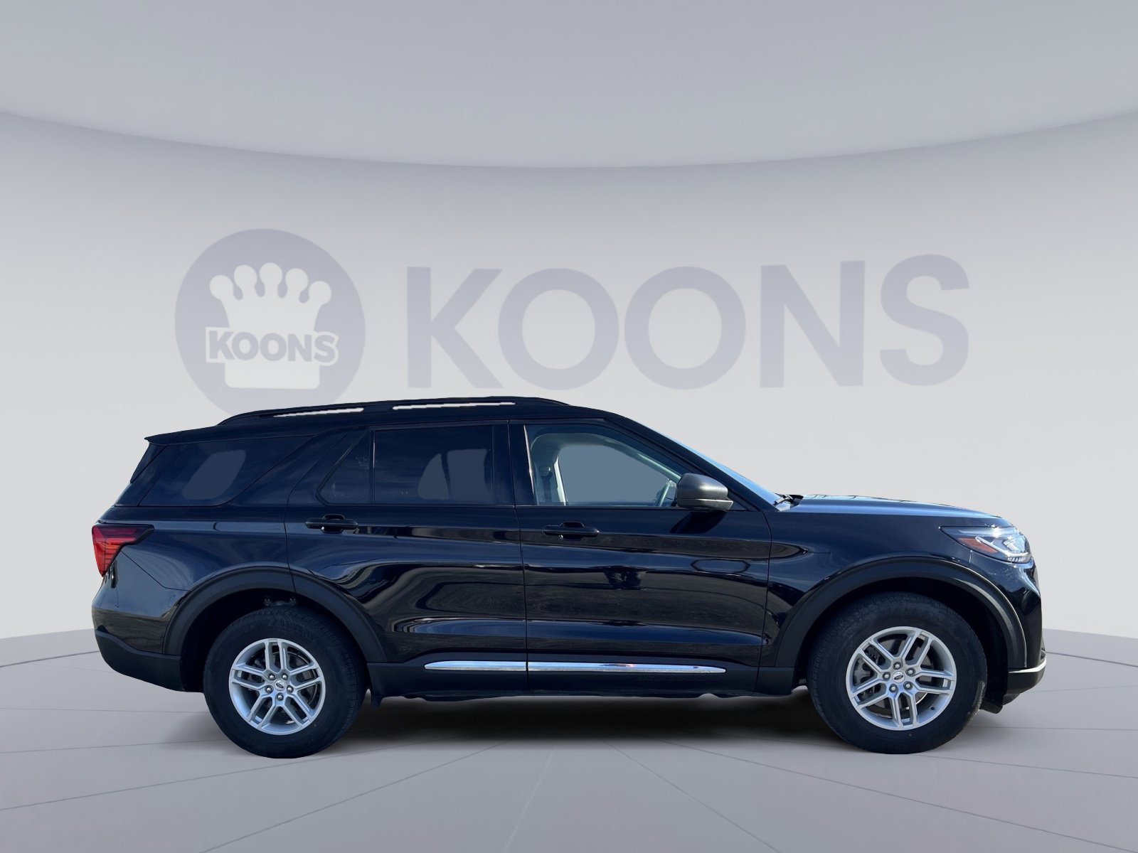 Used 2025 Ford Explorer Active image 8