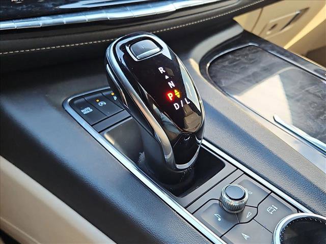 Used 2023 Cadillac Escalade Premium Luxury image 12