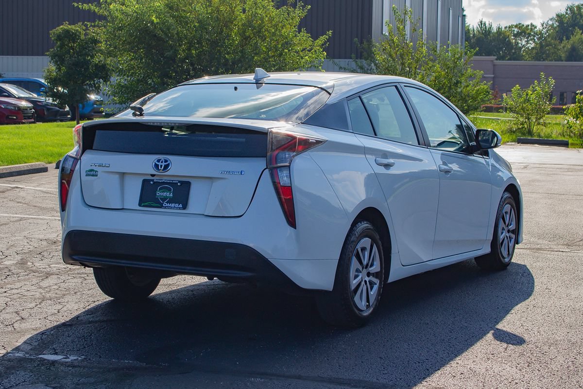 Used 2016 Toyota Prius Four FWD image 9