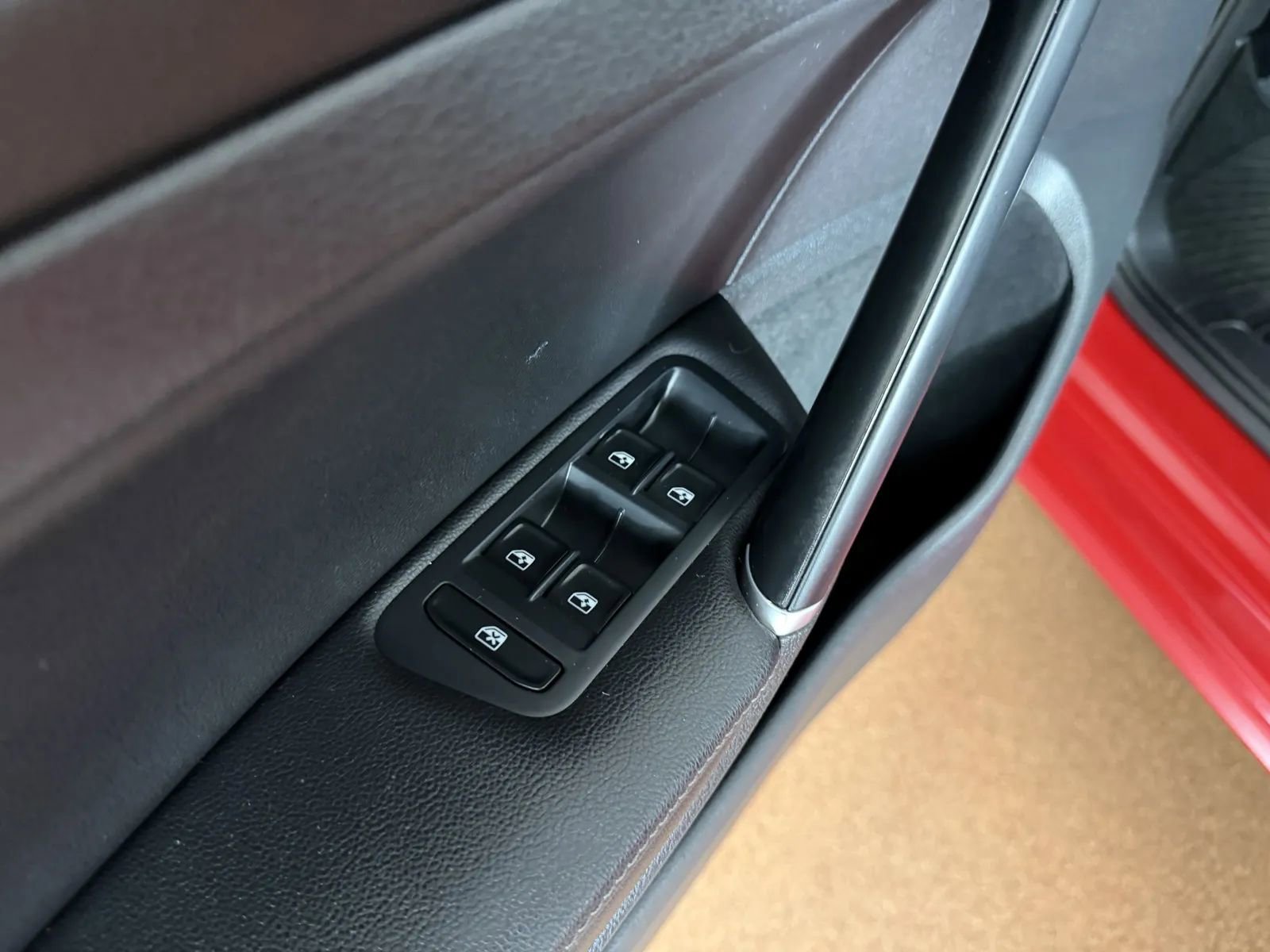 Used 2018 Volkswagen Golf SE FWD image 16
