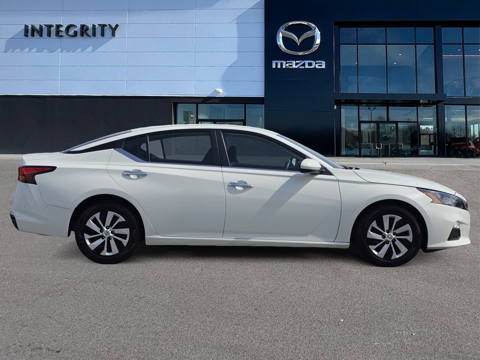 Used 2022 Nissan Altima 2.5 S FWD image 3