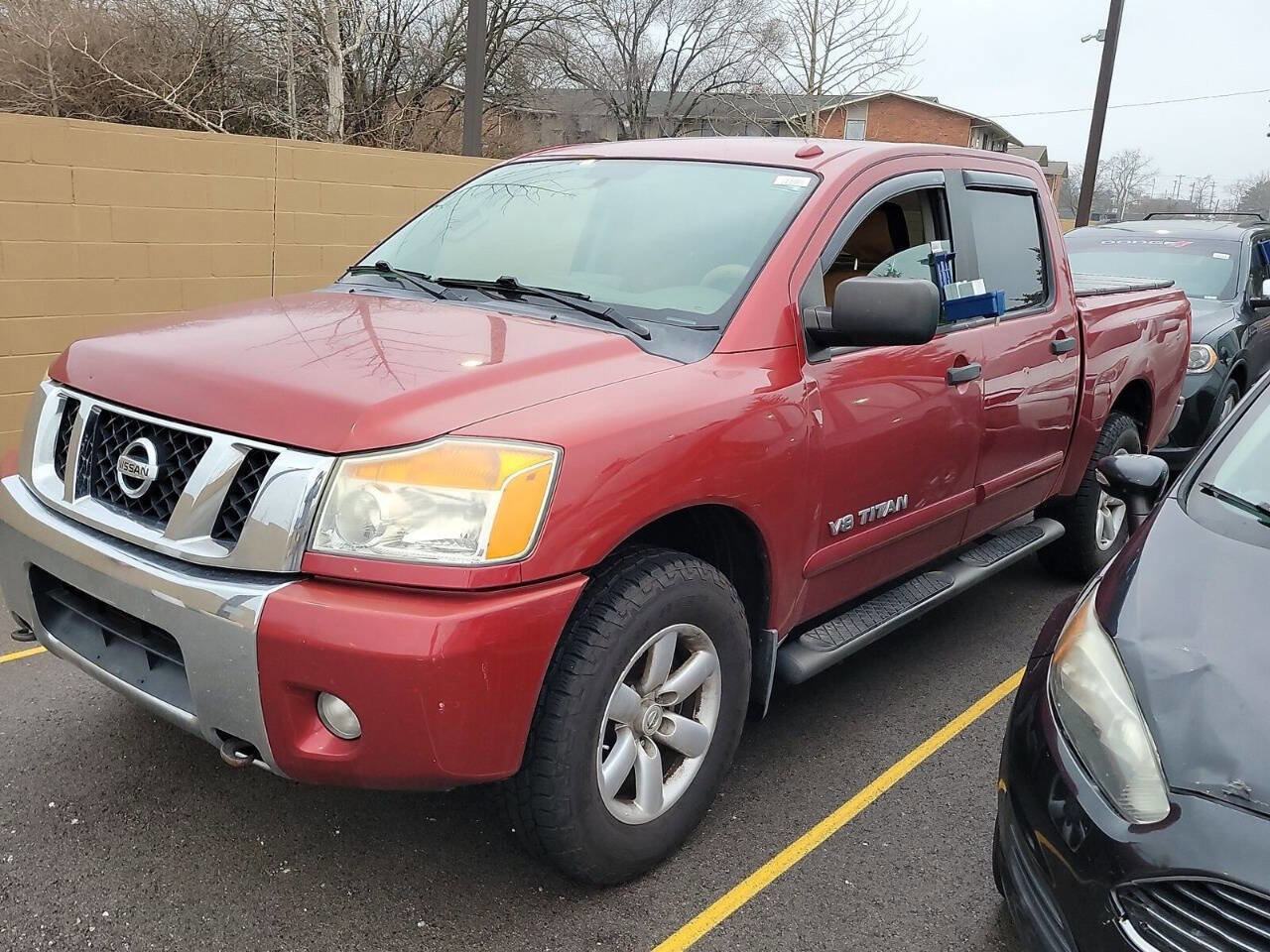 Used 2014 Nissan Titan SV w/ SV Value Truck Package image 2
