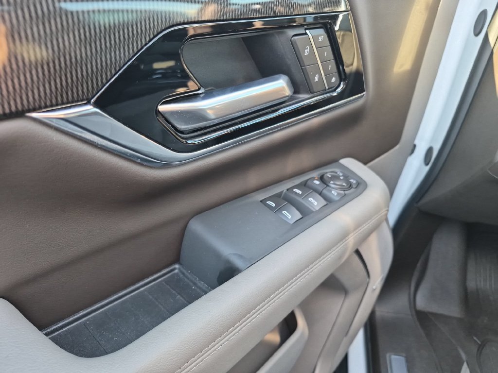 Used 2026 GMC Yukon XL Elevation w/ Elevation Premium Package RWD image 11