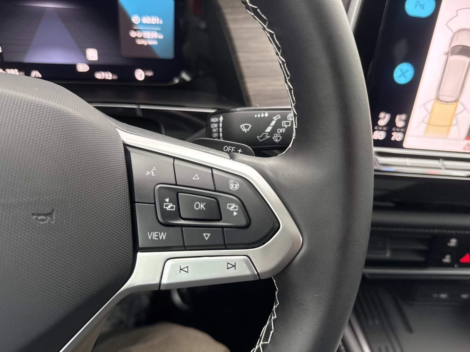 Certified 2025 Volkswagen Atlas SEL image 32