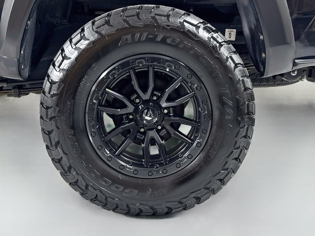 Used 2020 Toyota Tacoma TRD Off-Road w/ TRD Premium Off Road Package AWD/4WD image 10