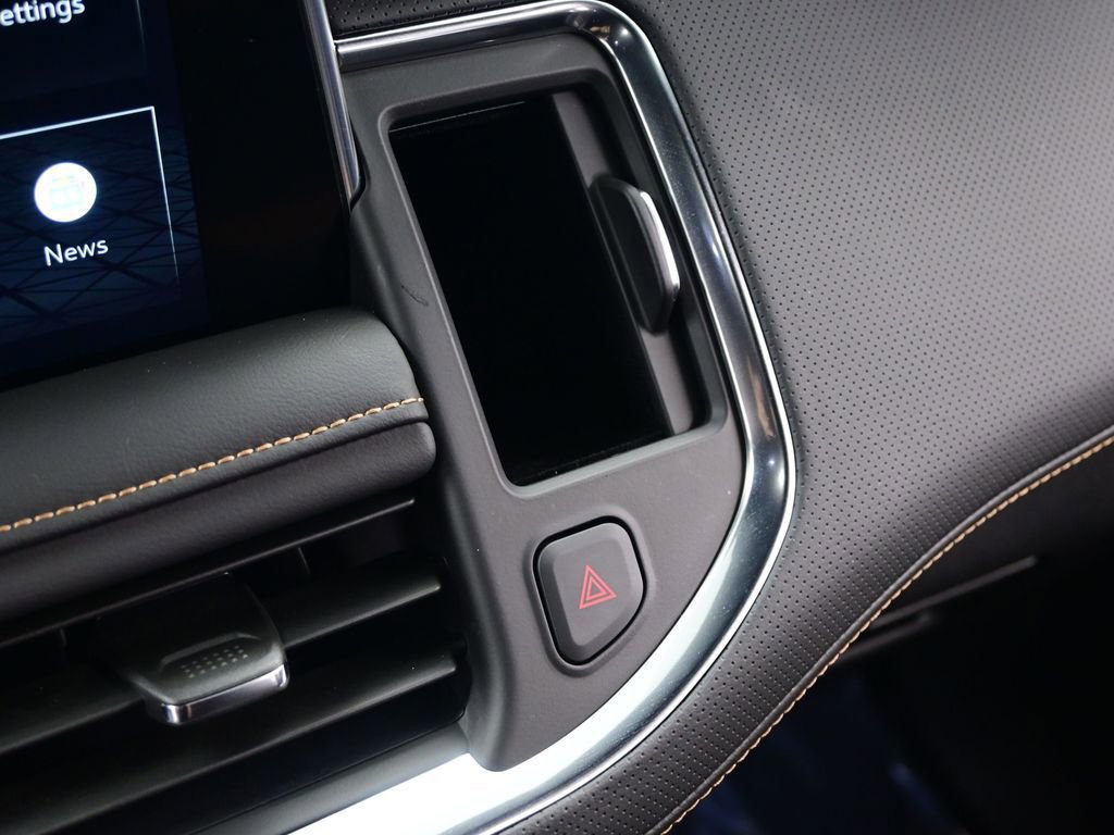 Used 2024 GMC Yukon XL AT4 w/ Technology Package image 33