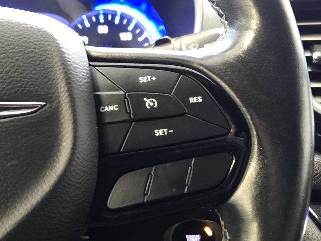 Used 2019 Chrysler Pacifica Touring-L Plus w/ S Appearance Package FWD image 25