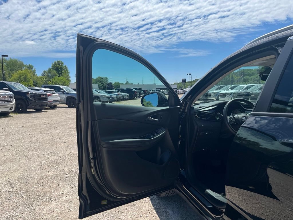 Used 2023 Buick Encore GX Select FWD image 14
