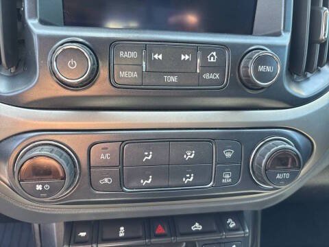 Used 2018 Chevrolet Colorado Z71 w/ LPO, Premium Interior Package AWD/4WD image 30