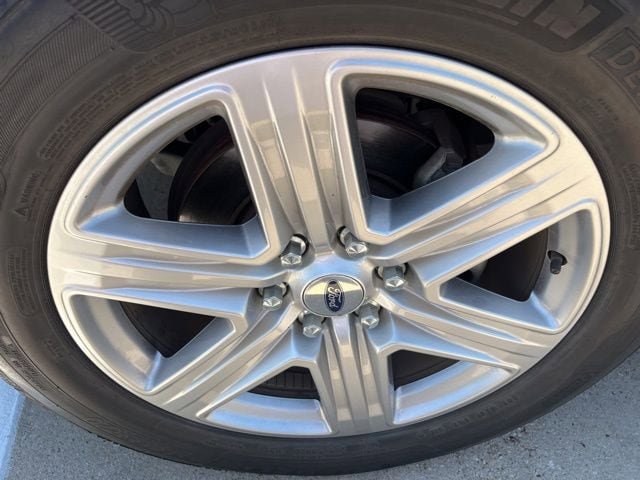 Used 2018 Ford Expedition XLT w/ Equipment Group 202A RWD image 7