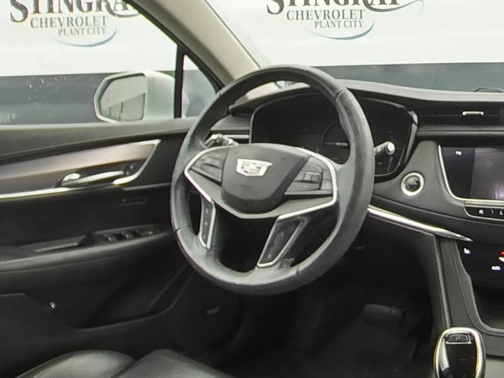 Used 2017 Cadillac XT5 Luxury w/ Driver Awareness Package FWD image 16