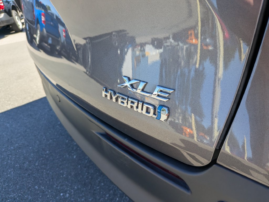 Used 2022 Toyota Sienna XLE FWD image 9