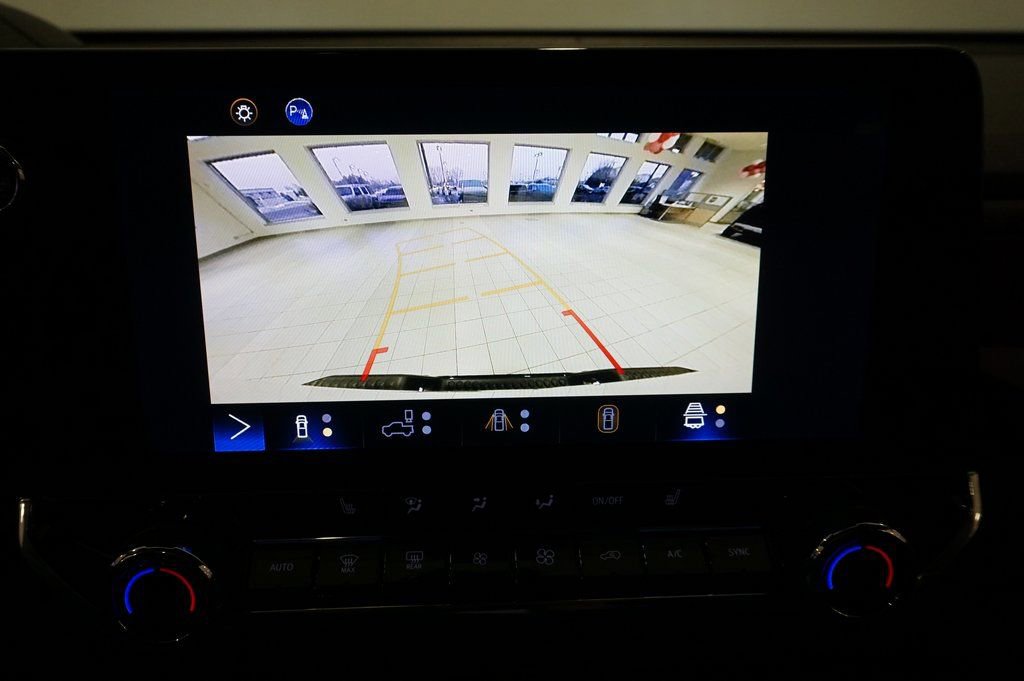 Used 2024 Chevrolet Colorado Z71 w/ Z71 Convenience Package 2 image 18