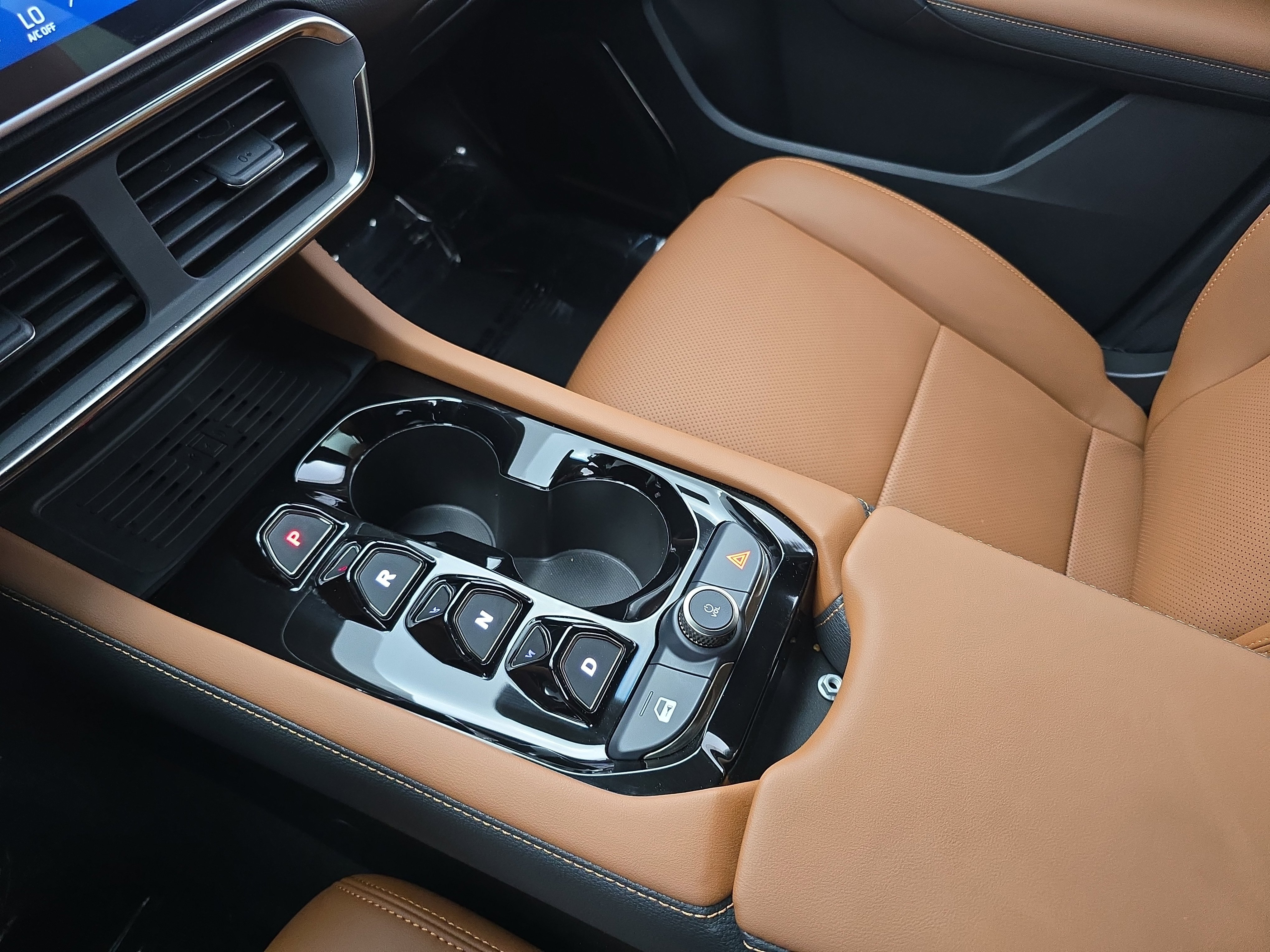New 2025 VinFast VF 8 Plus image 24