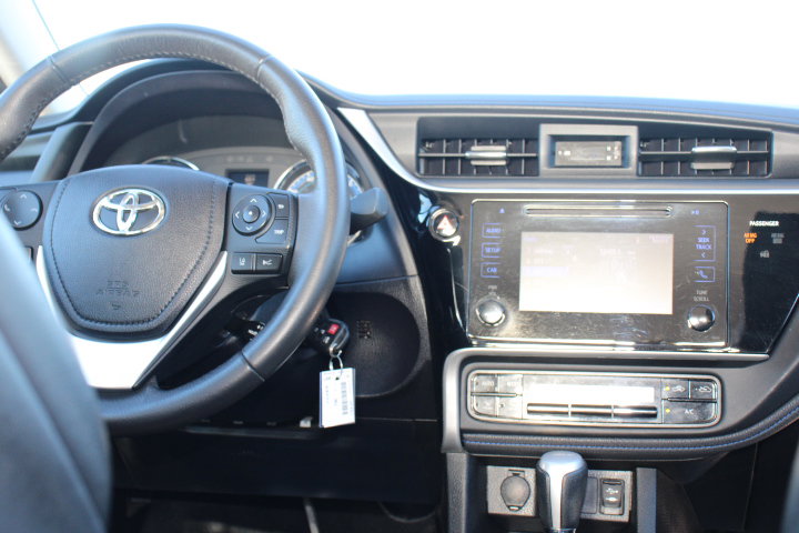 Used 2017 Toyota Corolla SE image 21