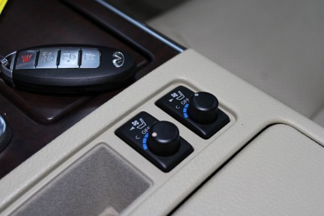 Used 2010 INFINITI M35 w/ Technology Pkg RWD image 10