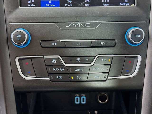 Used 2019 Ford Fusion SE w/ Equipment Group 151A image 16