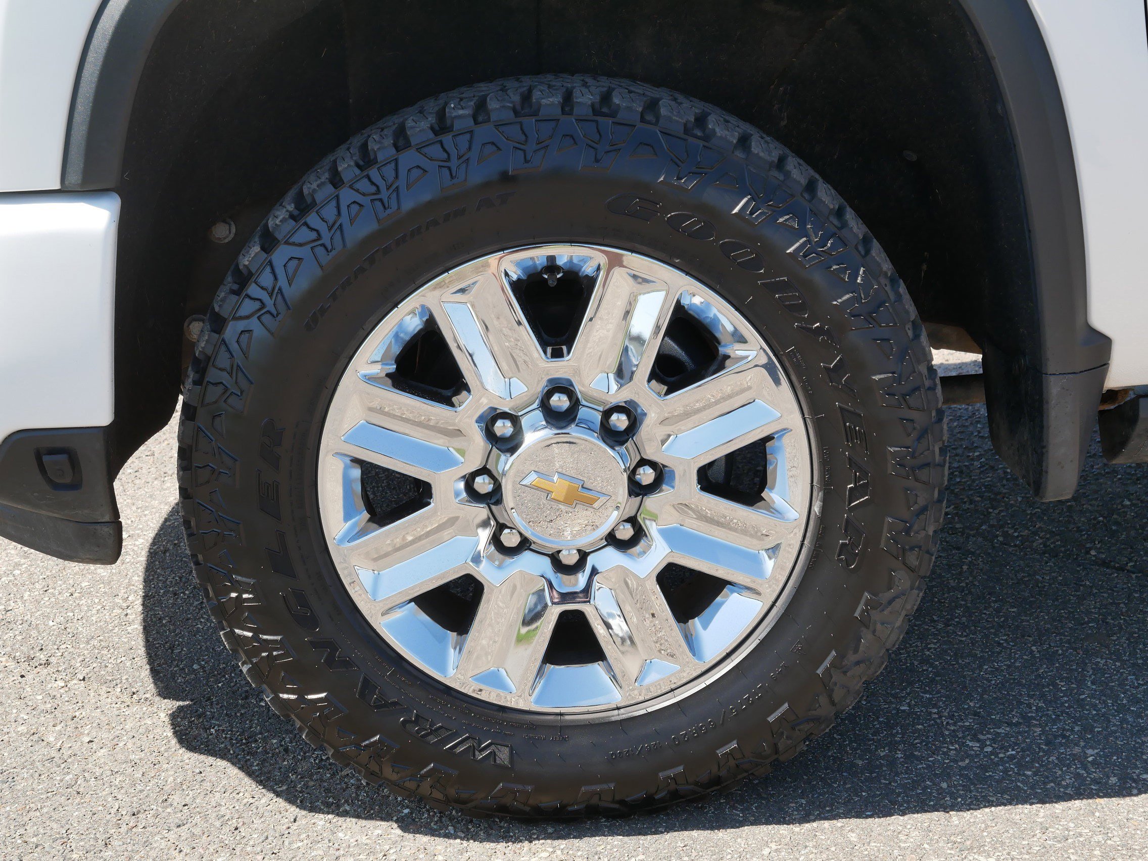 Used 2024 Chevrolet Silverado 2500 High Country w/ Technology Package AWD/4WD image 15