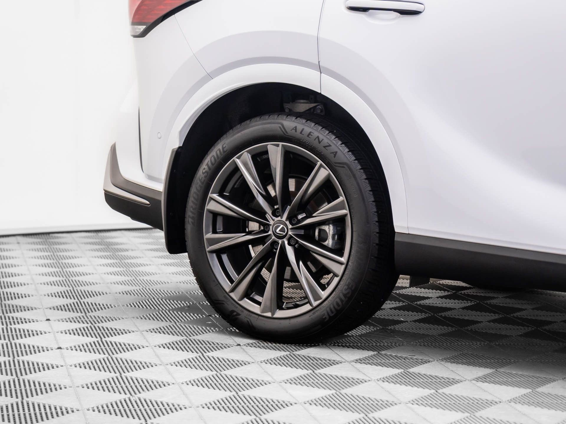 Used 2024 Lexus RX 350 AWD image 35