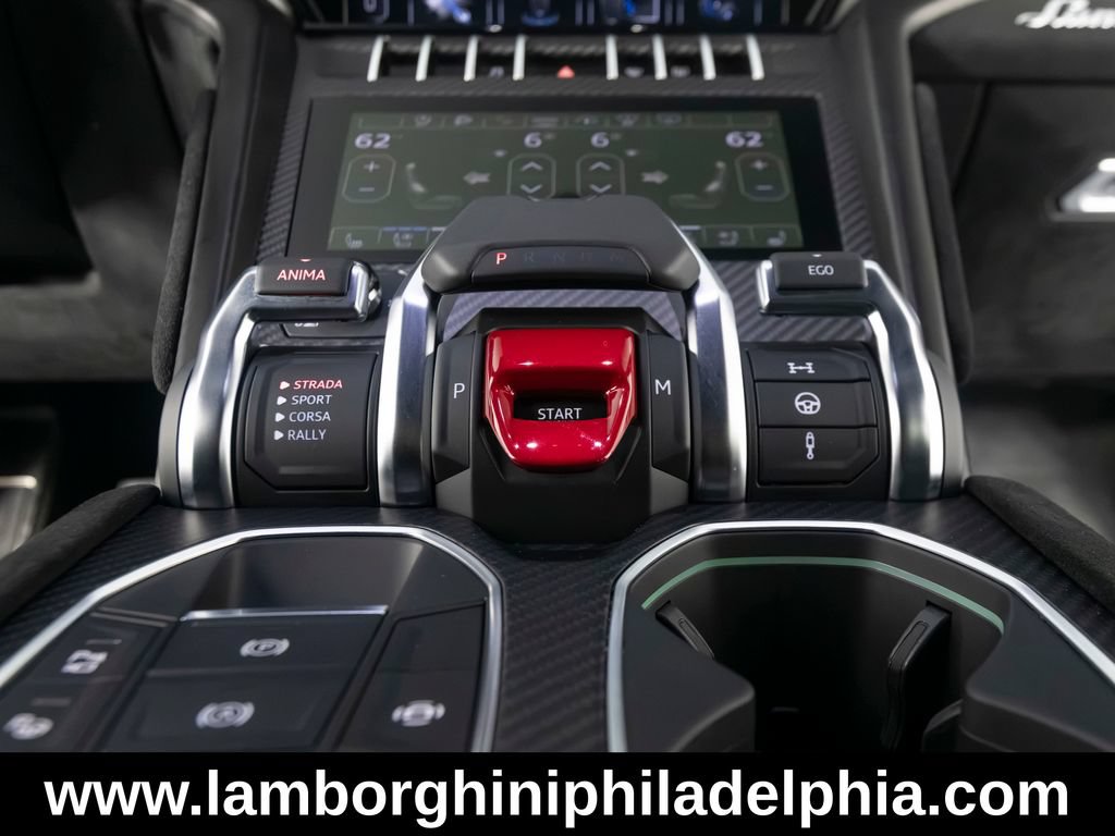 Used 2024 Lamborghini Urus Performante AWD/4WD image 27