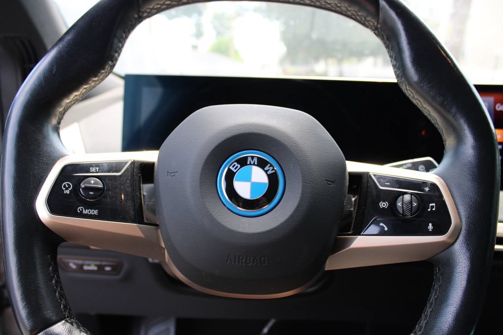 Used 2023 BMW iX xDrive50 AWD/4WD image 12