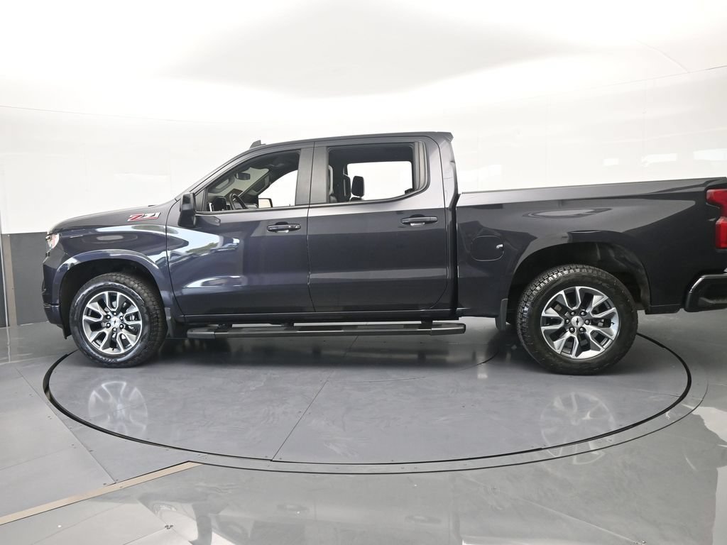 Used 2024 Chevrolet Silverado 1500 RST AWD/4WD image 3