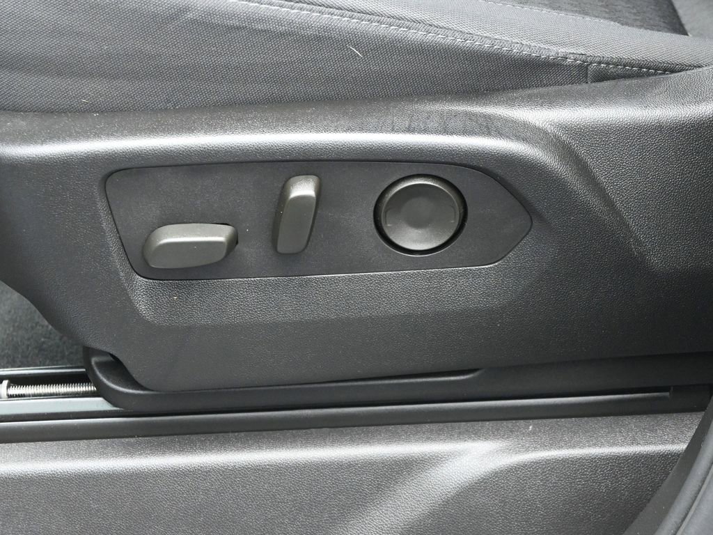 Used 2024 Chevrolet Silverado 2500 LT w/ Convenience Package image 11