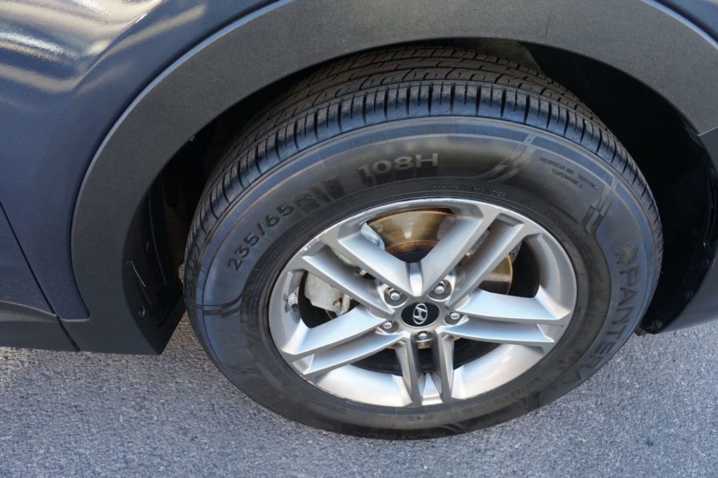 Used 2018 Hyundai Santa Fe Sport image 16