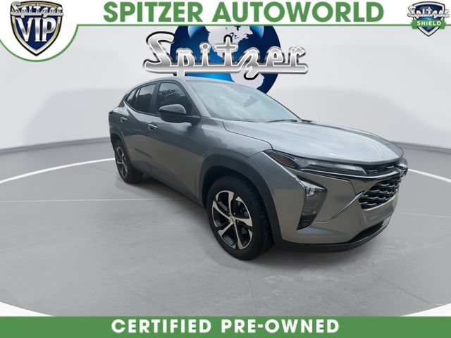 Used 2025 Chevrolet Trax RS w/ Driver Confidence Package FWD video 2
