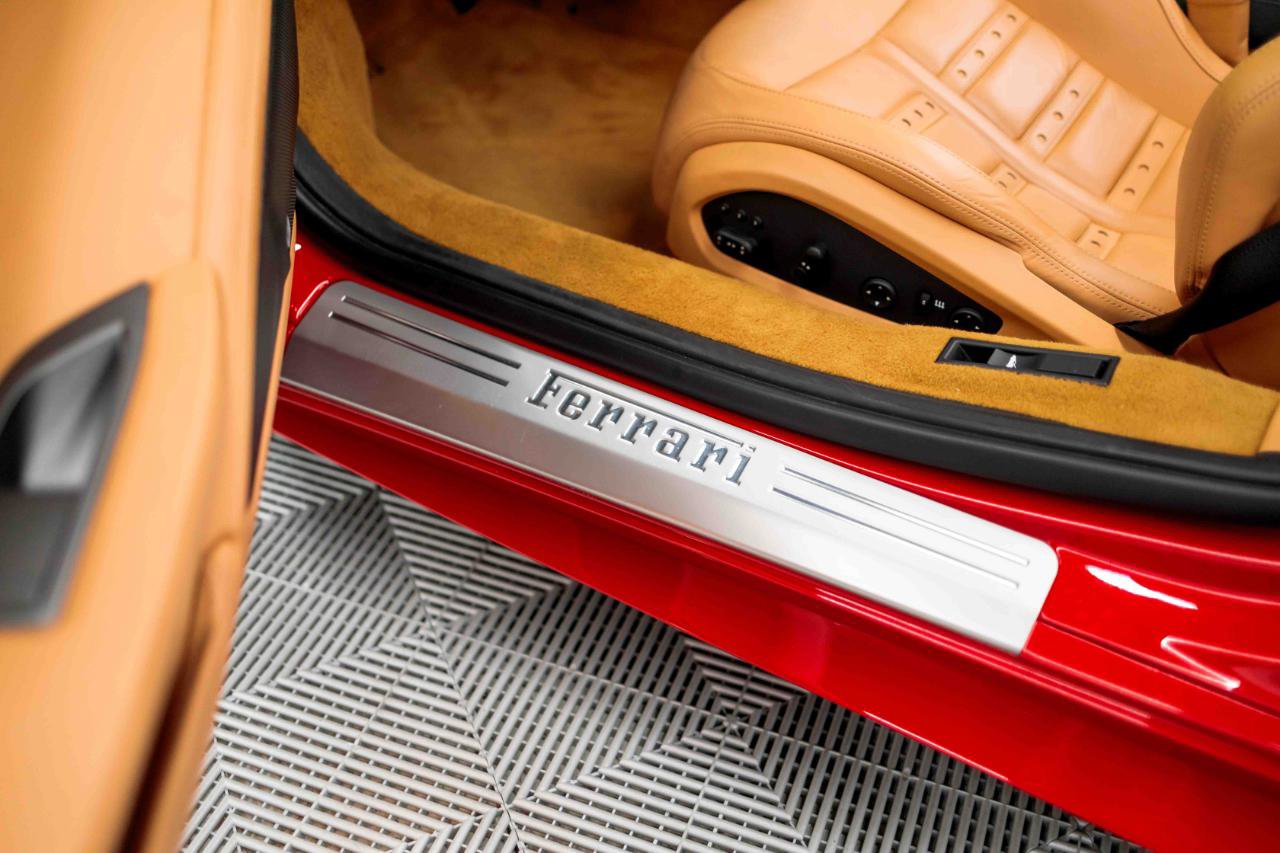 Used 2013 Ferrari 458 Spider RWD image 47