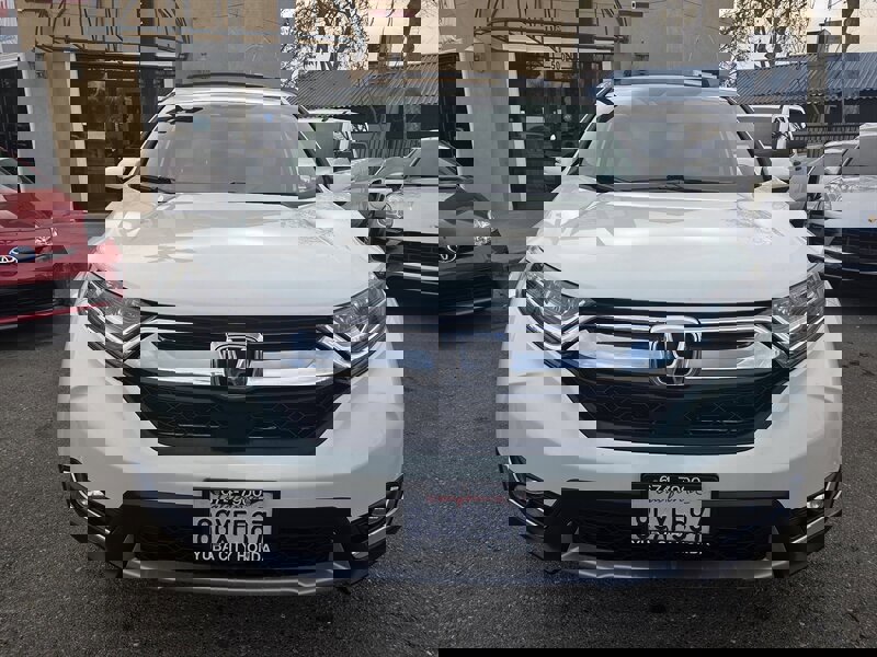 Used 2018 Honda CR-V Touring image 2