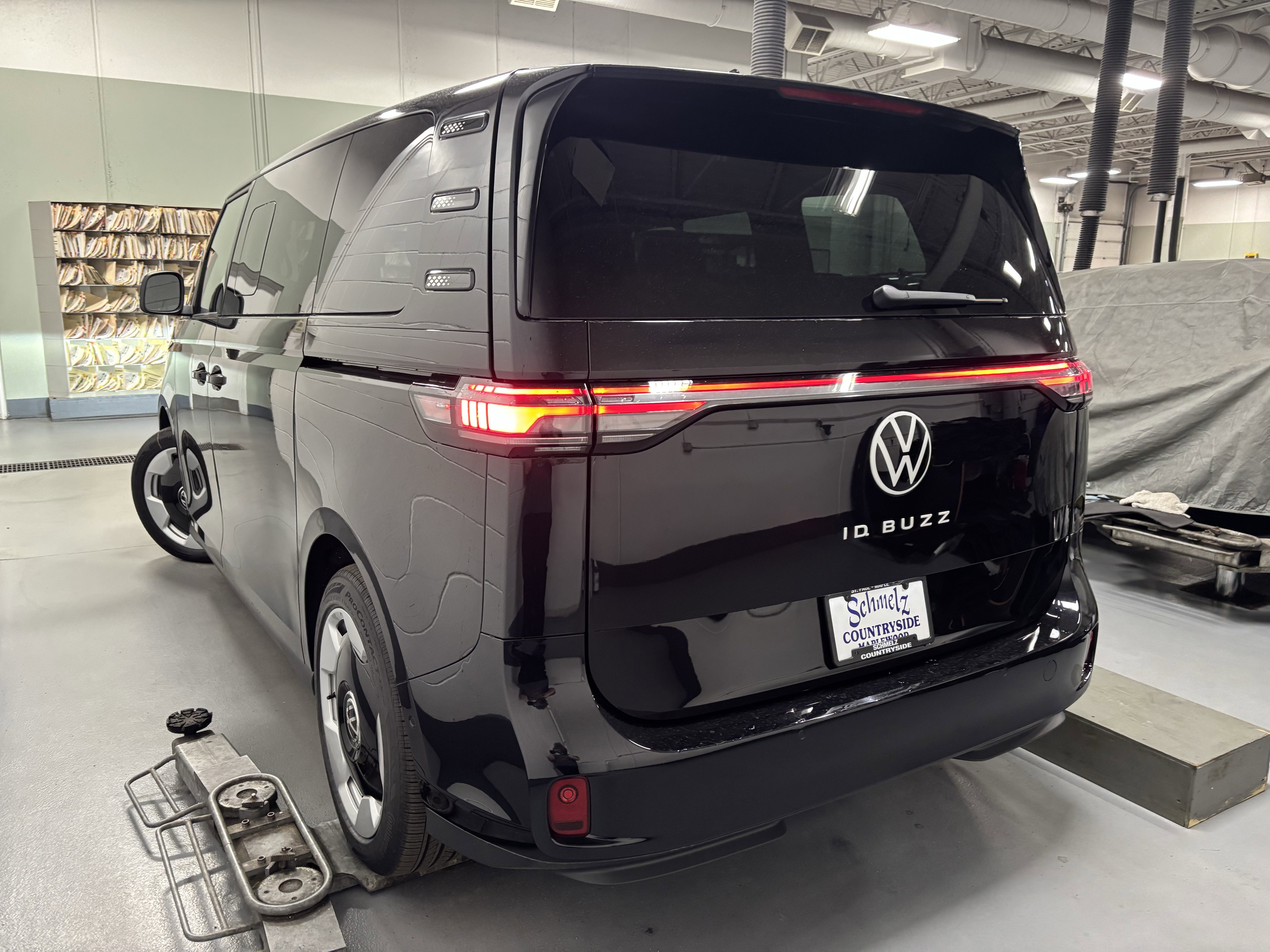 New 2025 Volkswagen ID. Buzz Pro S image 9