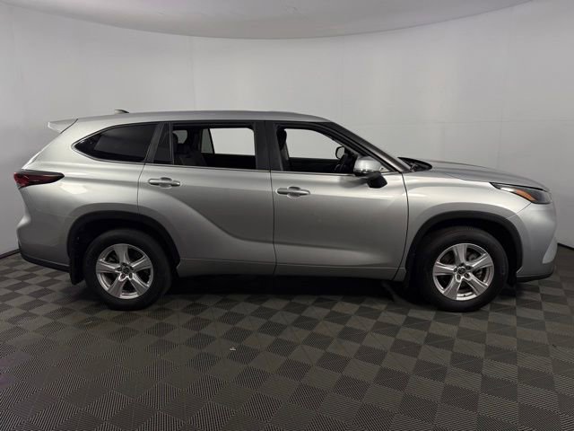 Used 2024 Toyota Highlander LE image 10
