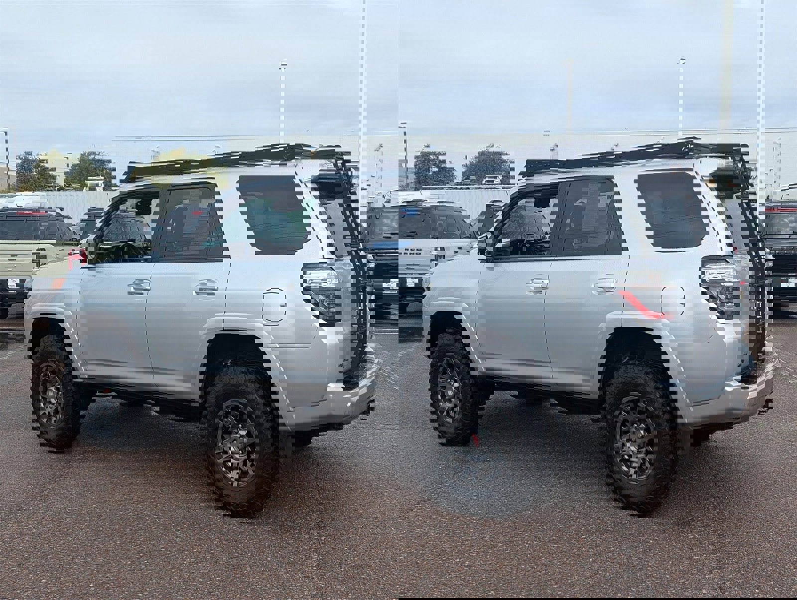 Used 2016 Toyota 4Runner SR5 image 3