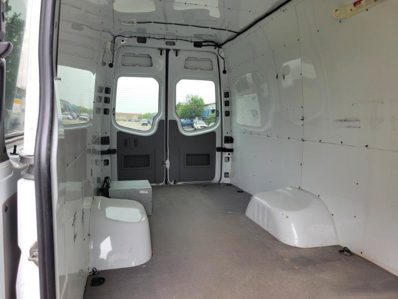 Used 2017 Freightliner Sprinter 3500 RWD image 31