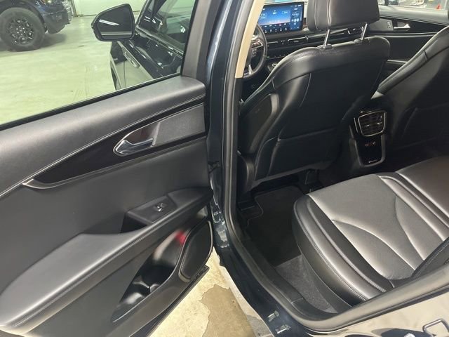 Used 2023 Lincoln Nautilus Reserve image 41