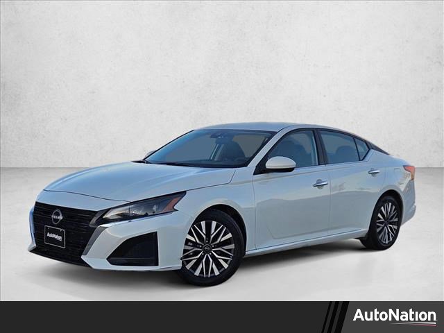 Used 2023 Nissan Altima 2.5 SV image 1