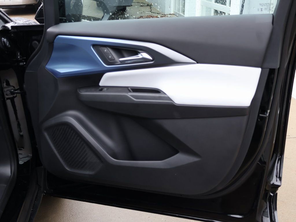 New 2026 Chevrolet Equinox EV LT w/ Convenience Package II FWD image 32