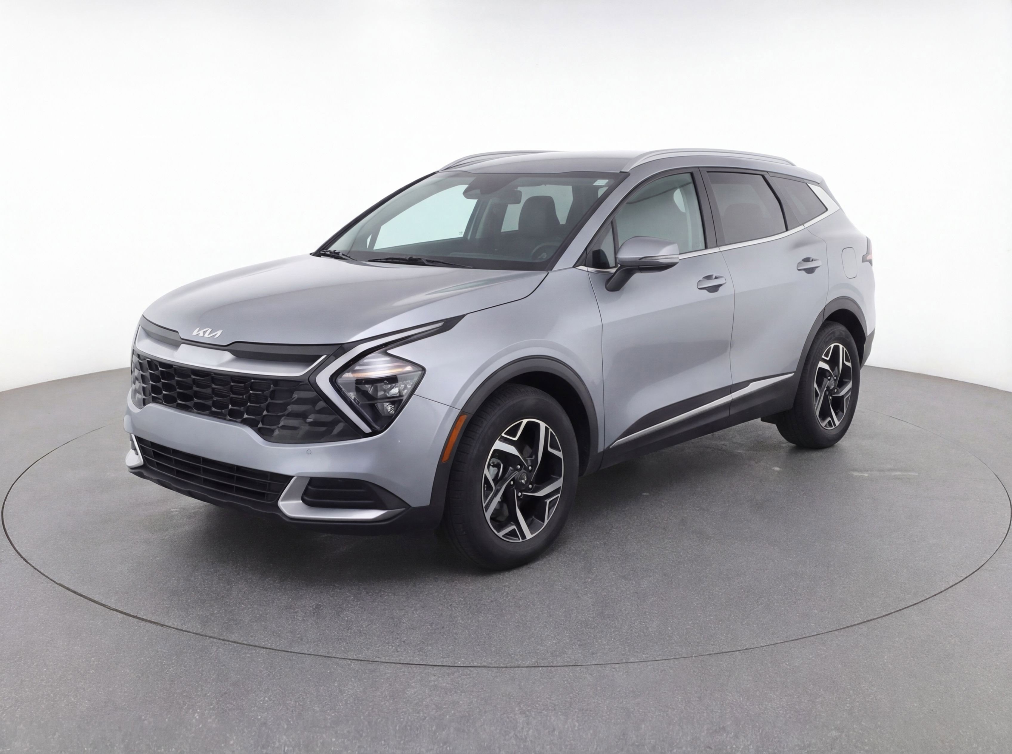 Used 2025 Kia Sportage LX image 3