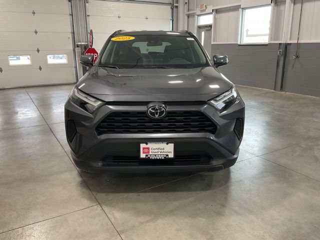 Used 2025 Toyota RAV4 XLE AWD/4WD image 2