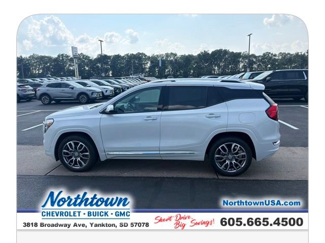 Used 2024 GMC Terrain Denali w/ Denali Premium Package AWD/4WD image 13