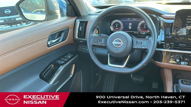 Certified 2025 Nissan Pathfinder Platinum image 25