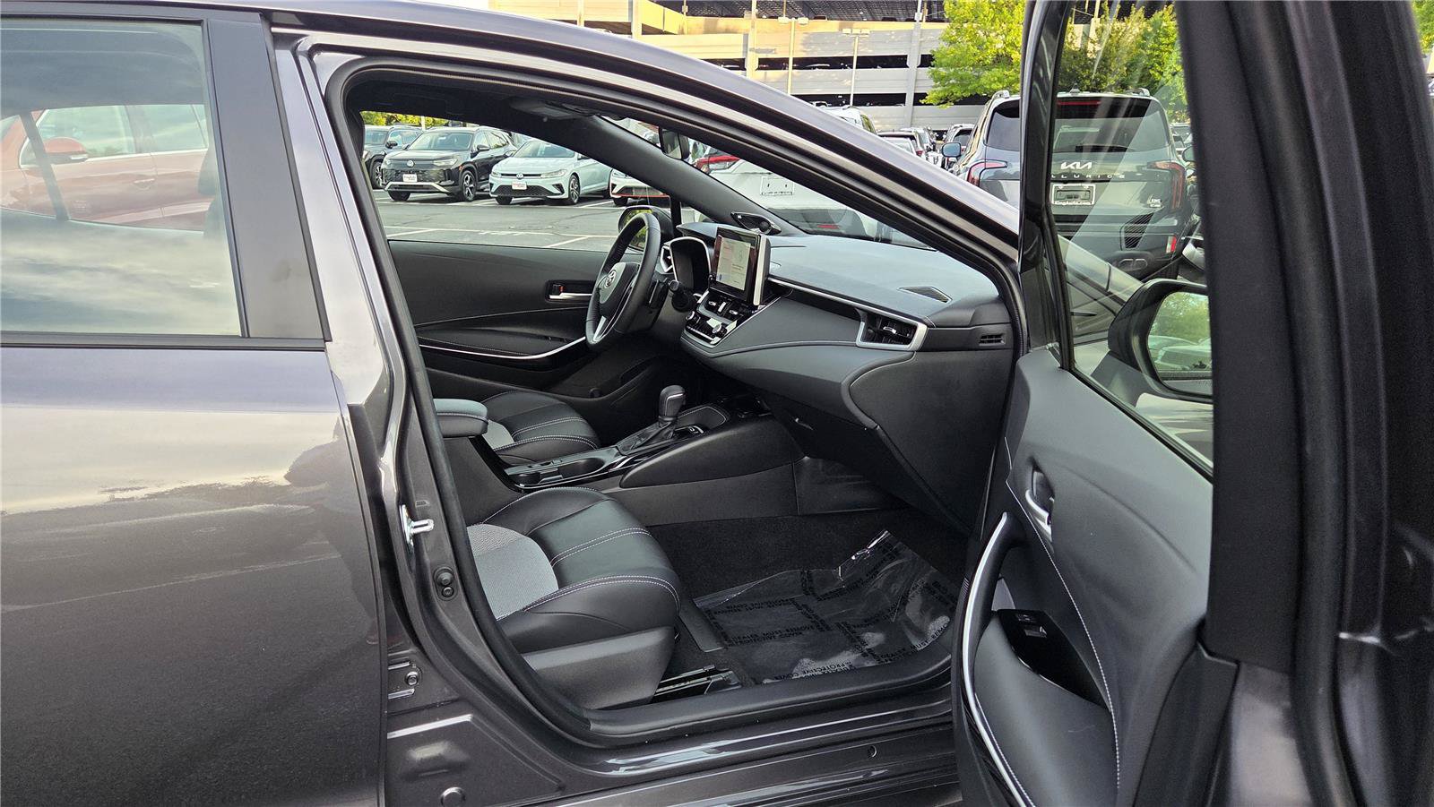 Used 2026 Toyota Corolla XSE FWD image 29